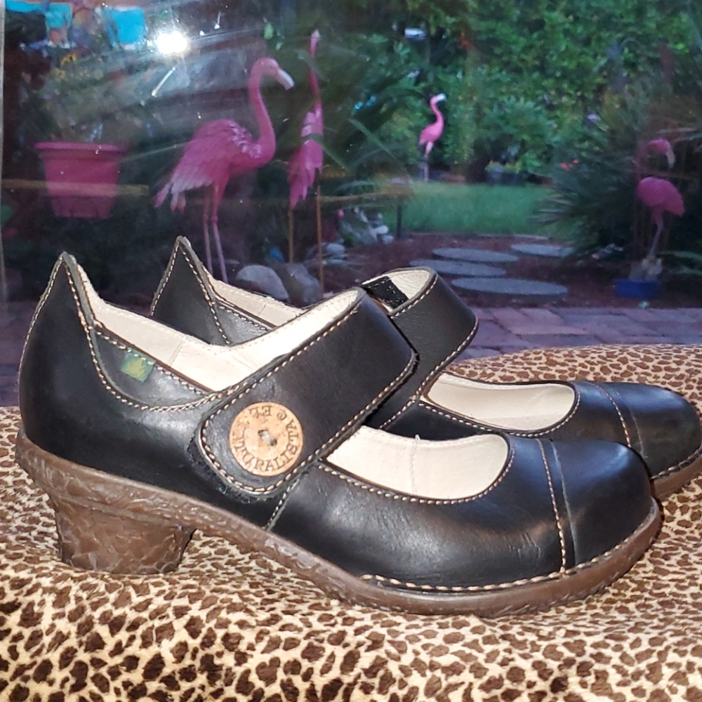 El Natura Lista sz 9 velcro closure